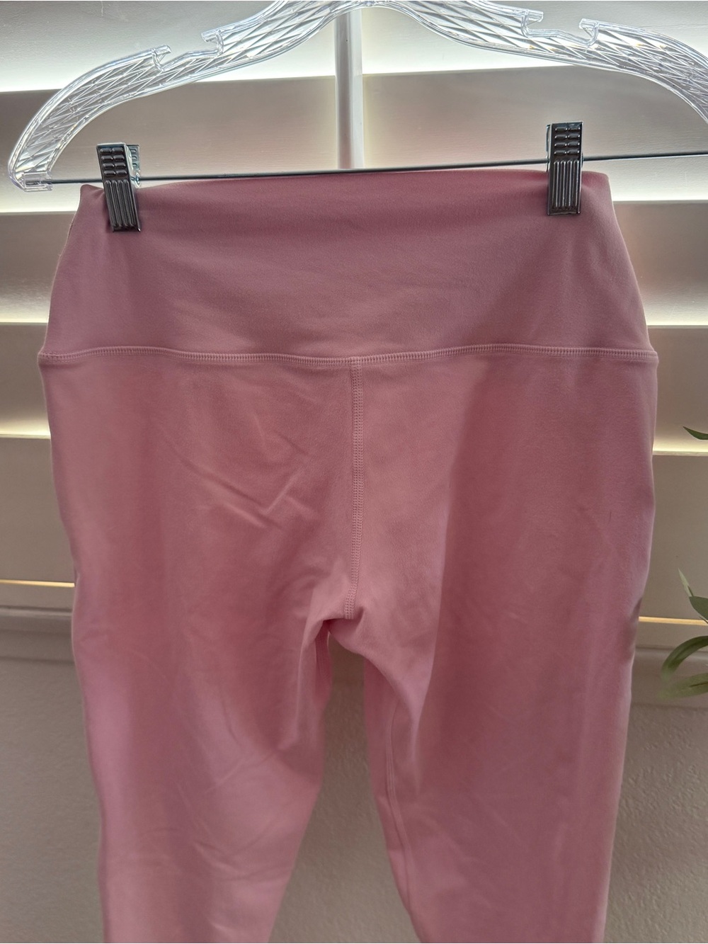 Set active formcloud pipe leggings and cloud training cami in blush - Picture 5 of 9